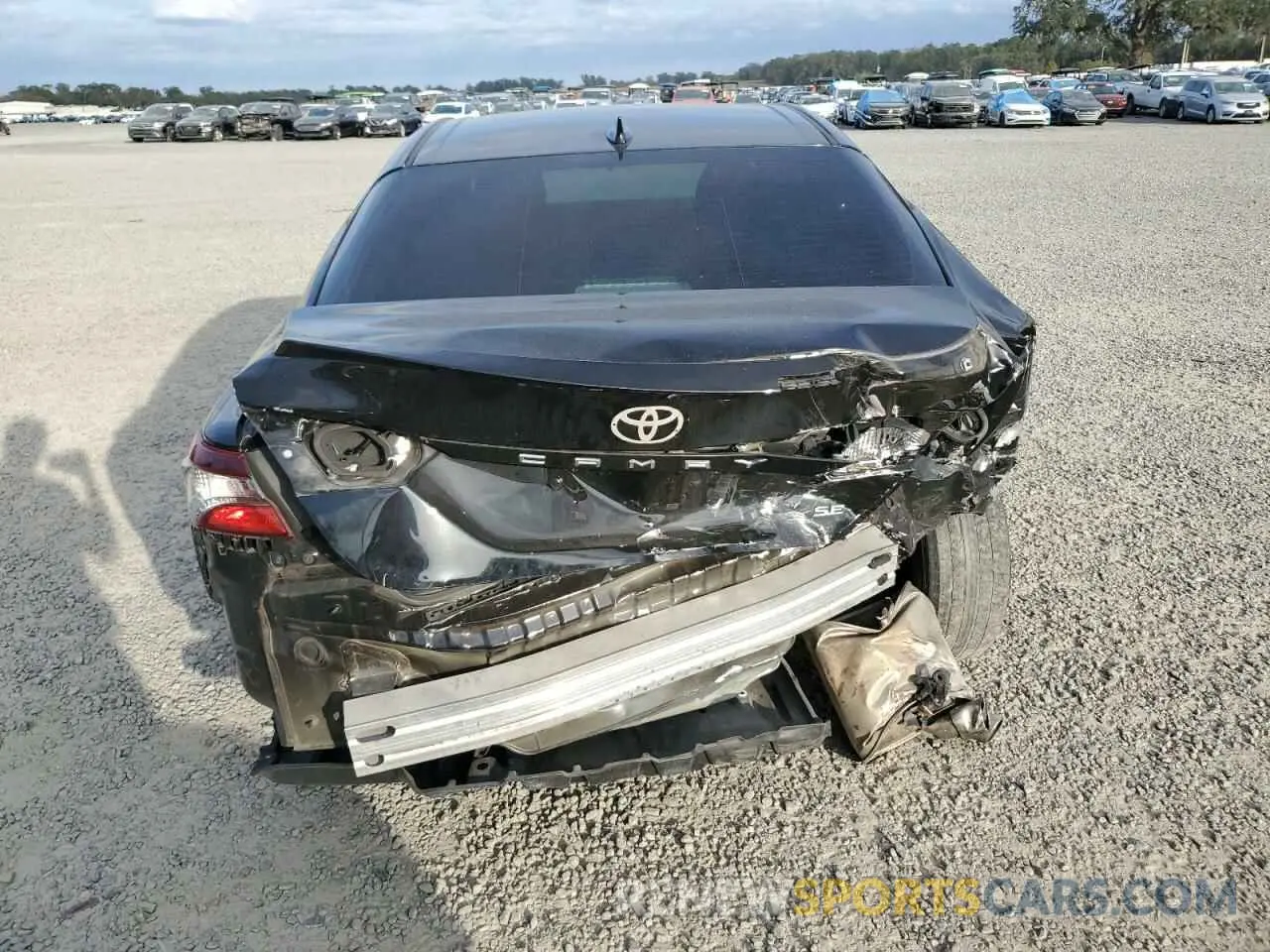 6 fotografías del automóvil dañado 4T1G11AK3MU489389 TOYOTA CAMRY 2021