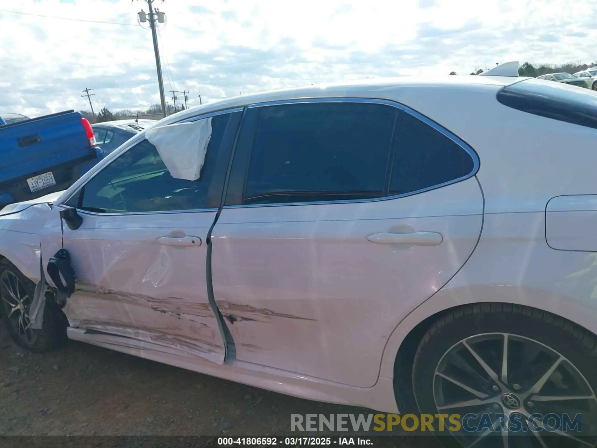 14 fotografías del automóvil dañado 4T1G11AK3MU513464 TOYOTA CAMRY 2021