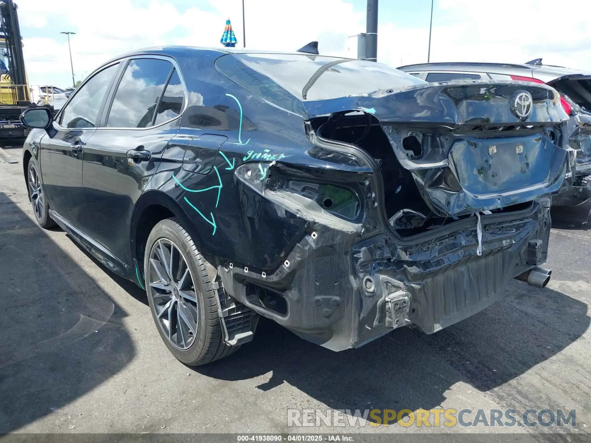 3 fotografías del automóvil dañado 4T1G11AK3MU520964 TOYOTA CAMRY 2021
