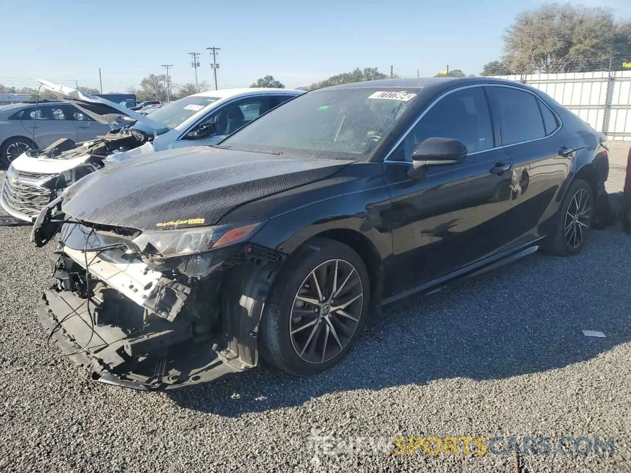 1 fotografías del automóvil dañado 4T1G11AK3MU527185 TOYOTA CAMRY 2021