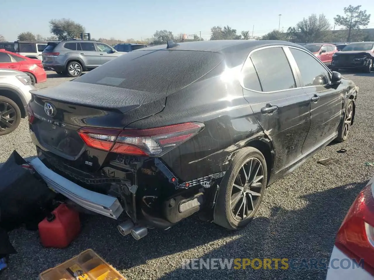 3 fotografías del automóvil dañado 4T1G11AK3MU527185 TOYOTA CAMRY 2021