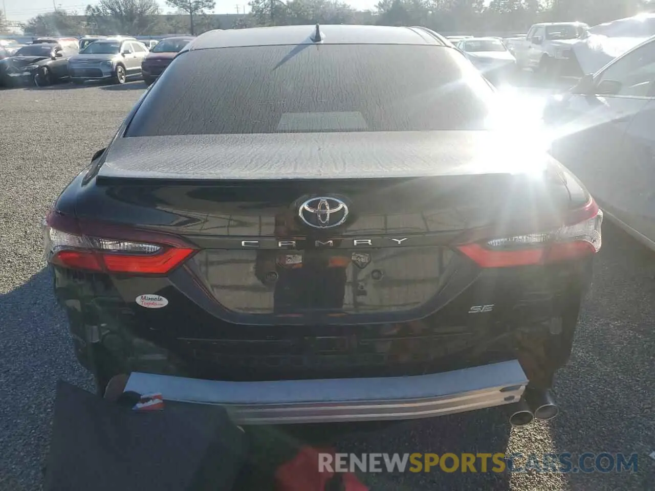 6 fotografías del automóvil dañado 4T1G11AK3MU527185 TOYOTA CAMRY 2021