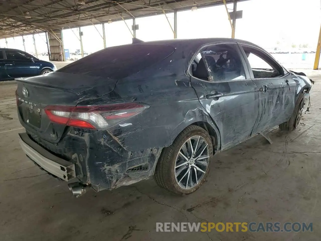3 fotografías del automóvil dañado 4T1G11AK3MU539885 TOYOTA CAMRY 2021