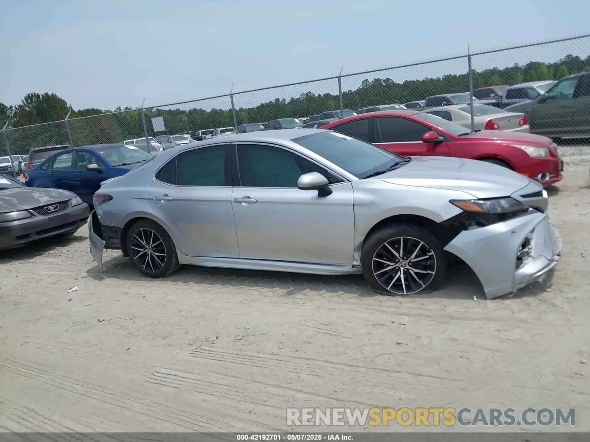 13 fotografías del automóvil dañado 4T1G11AK3MU542799 TOYOTA CAMRY 2021