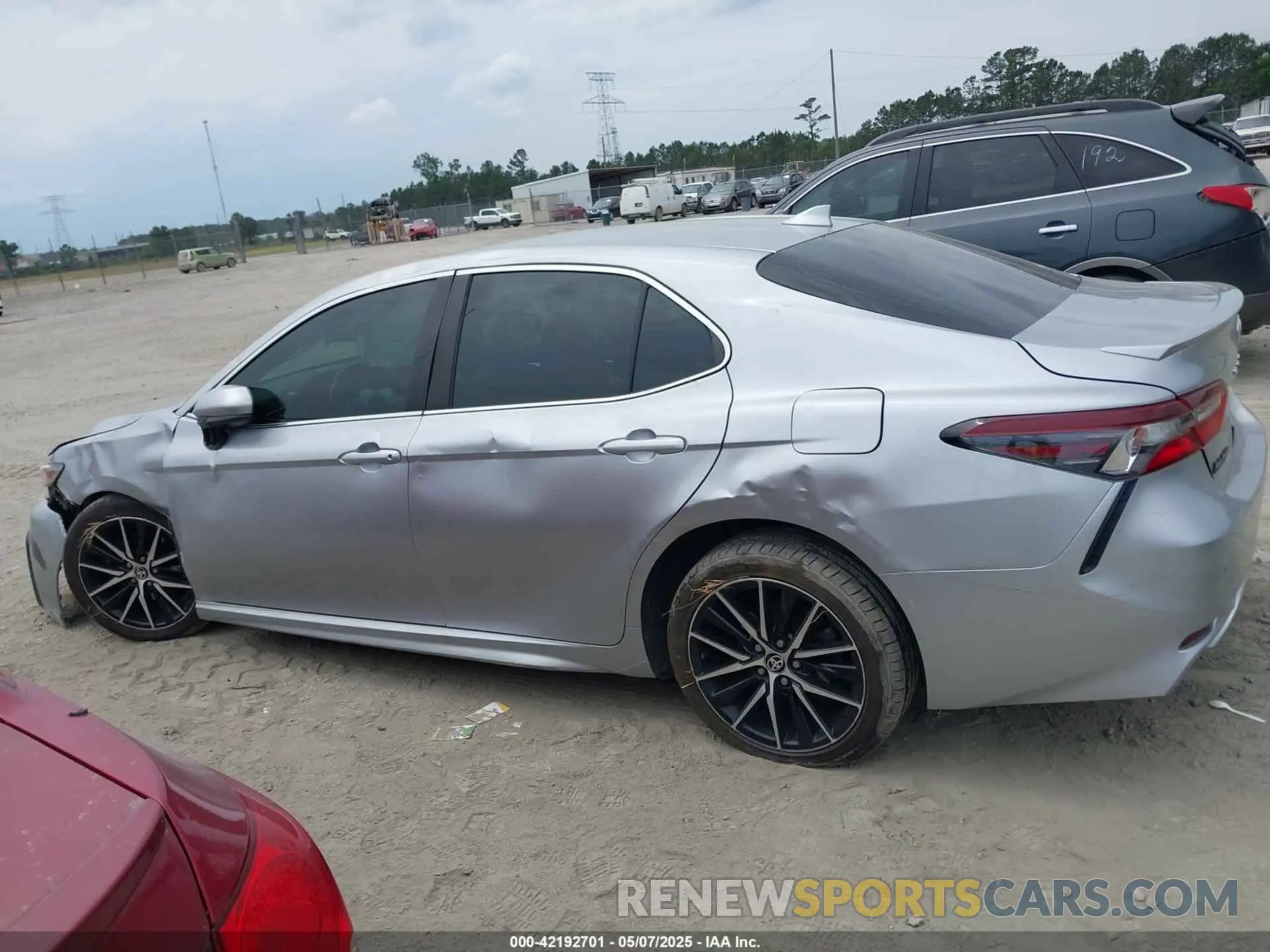 14 fotografías del automóvil dañado 4T1G11AK3MU542799 TOYOTA CAMRY 2021
