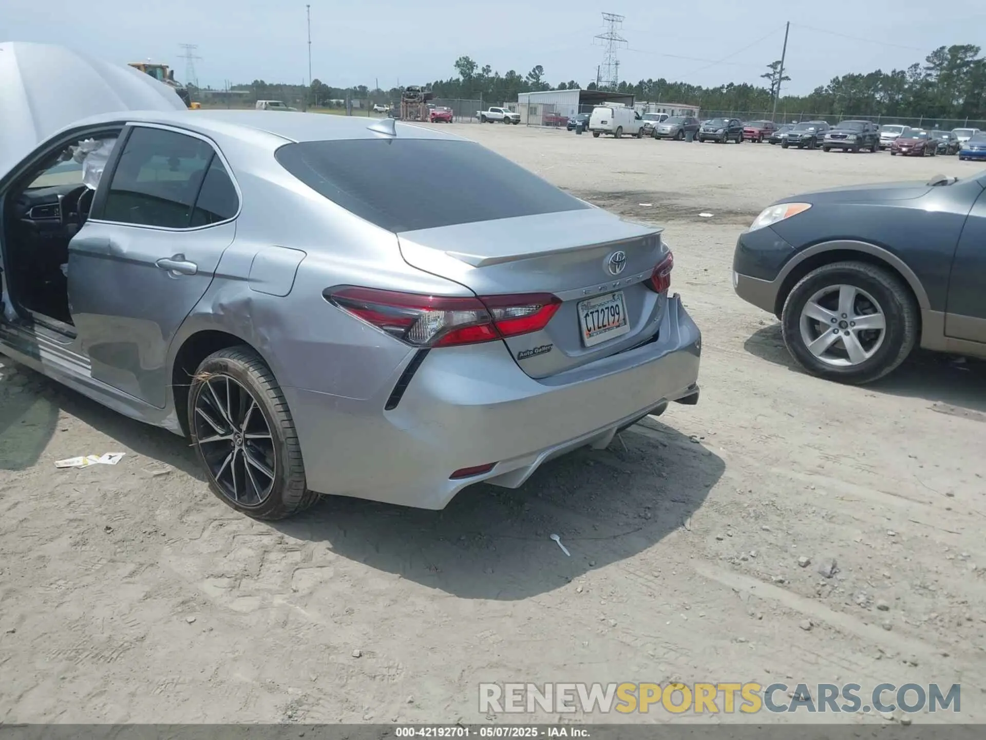 6 fotografías del automóvil dañado 4T1G11AK3MU542799 TOYOTA CAMRY 2021