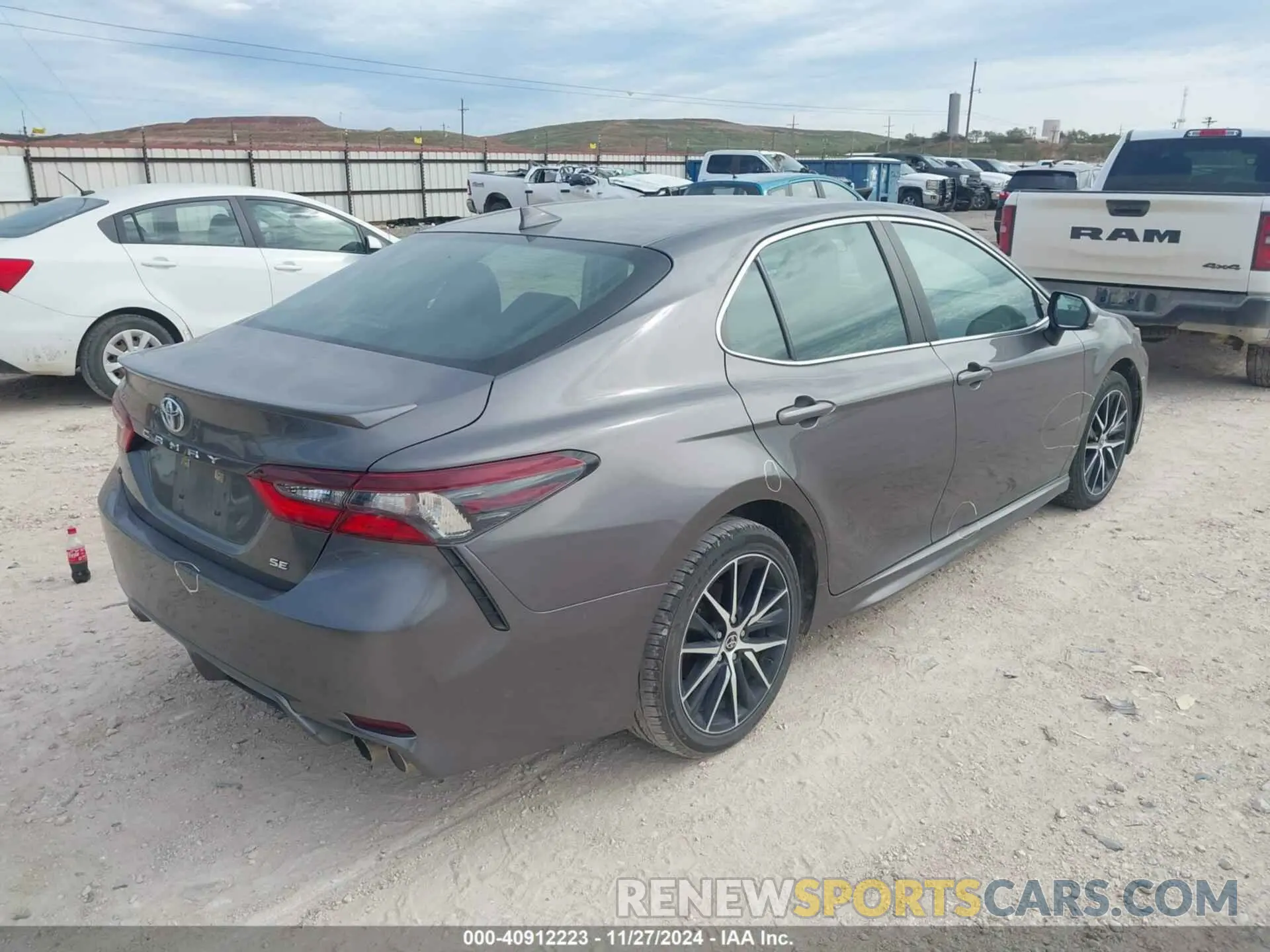 4 fotografías del automóvil dañado 4T1G11AK3MU547730 TOYOTA CAMRY 2021
