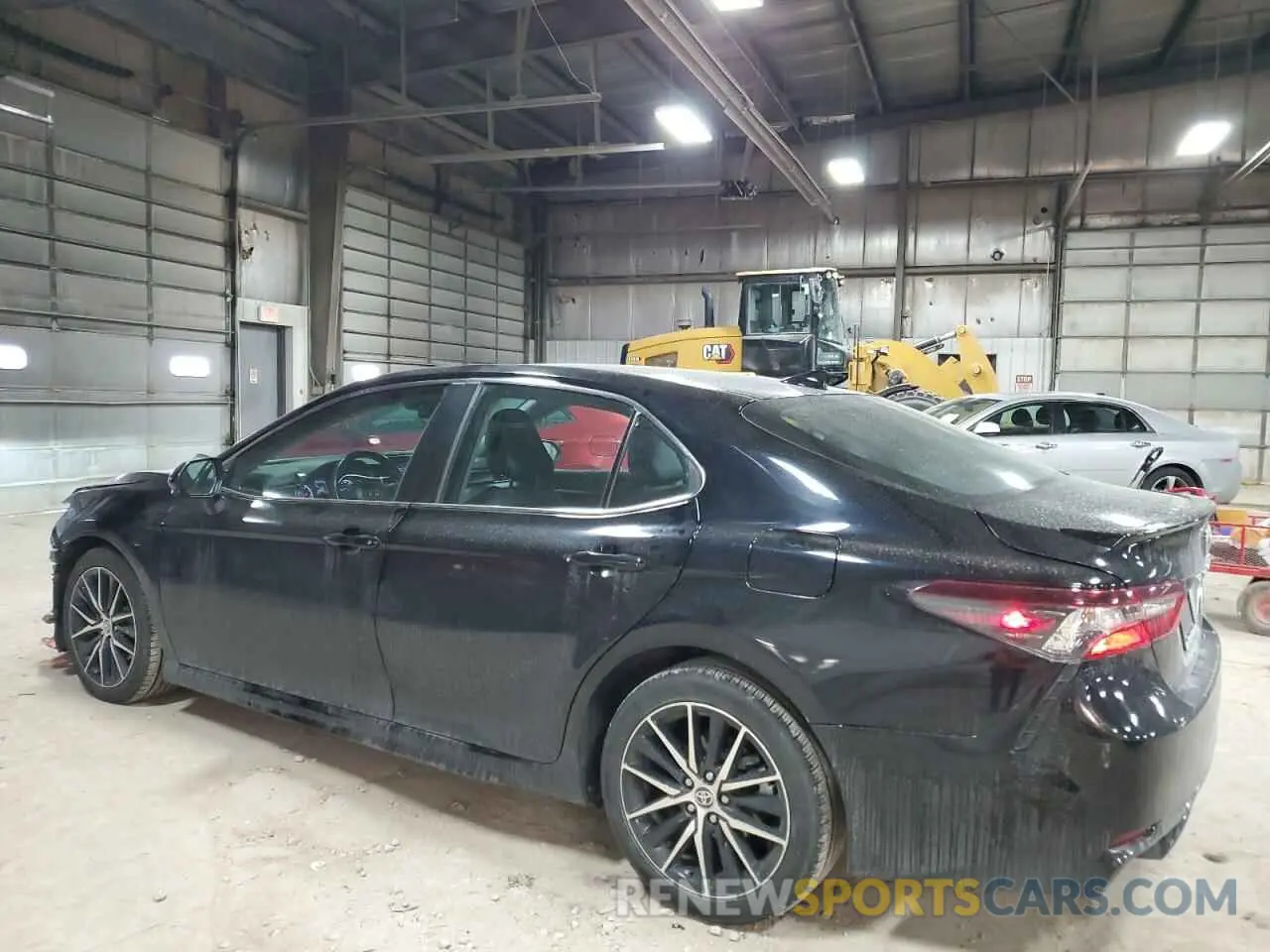 2 fotografías del automóvil dañado 4T1G11AK3MU552149 TOYOTA CAMRY 2021