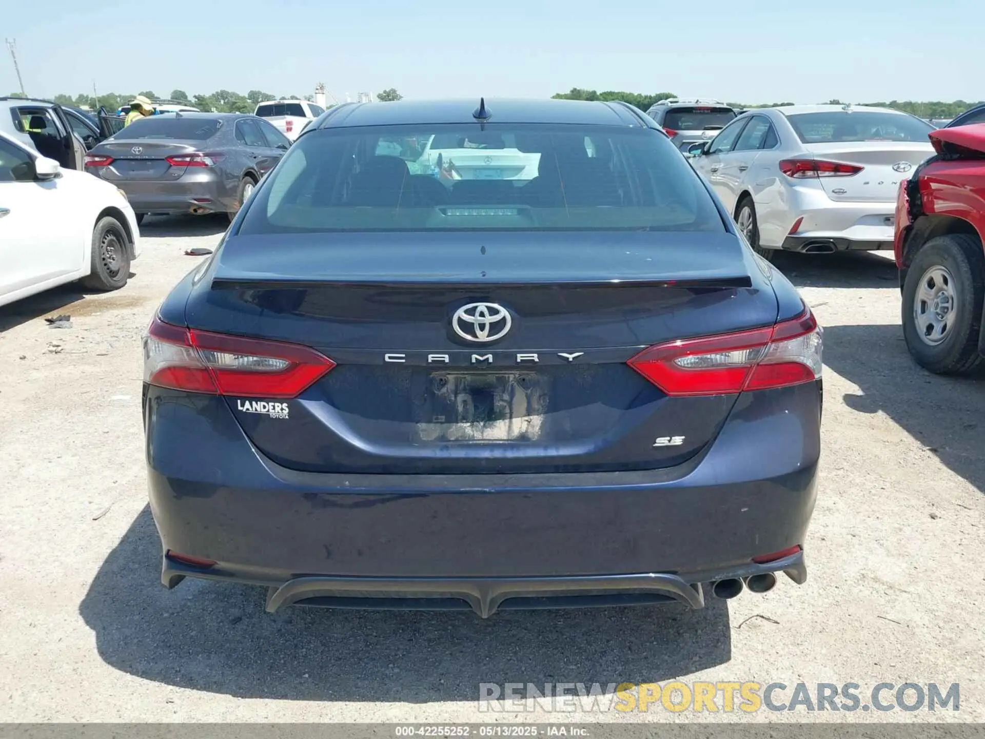16 fotografías del automóvil dañado 4T1G11AK3MU552152 TOYOTA CAMRY 2021