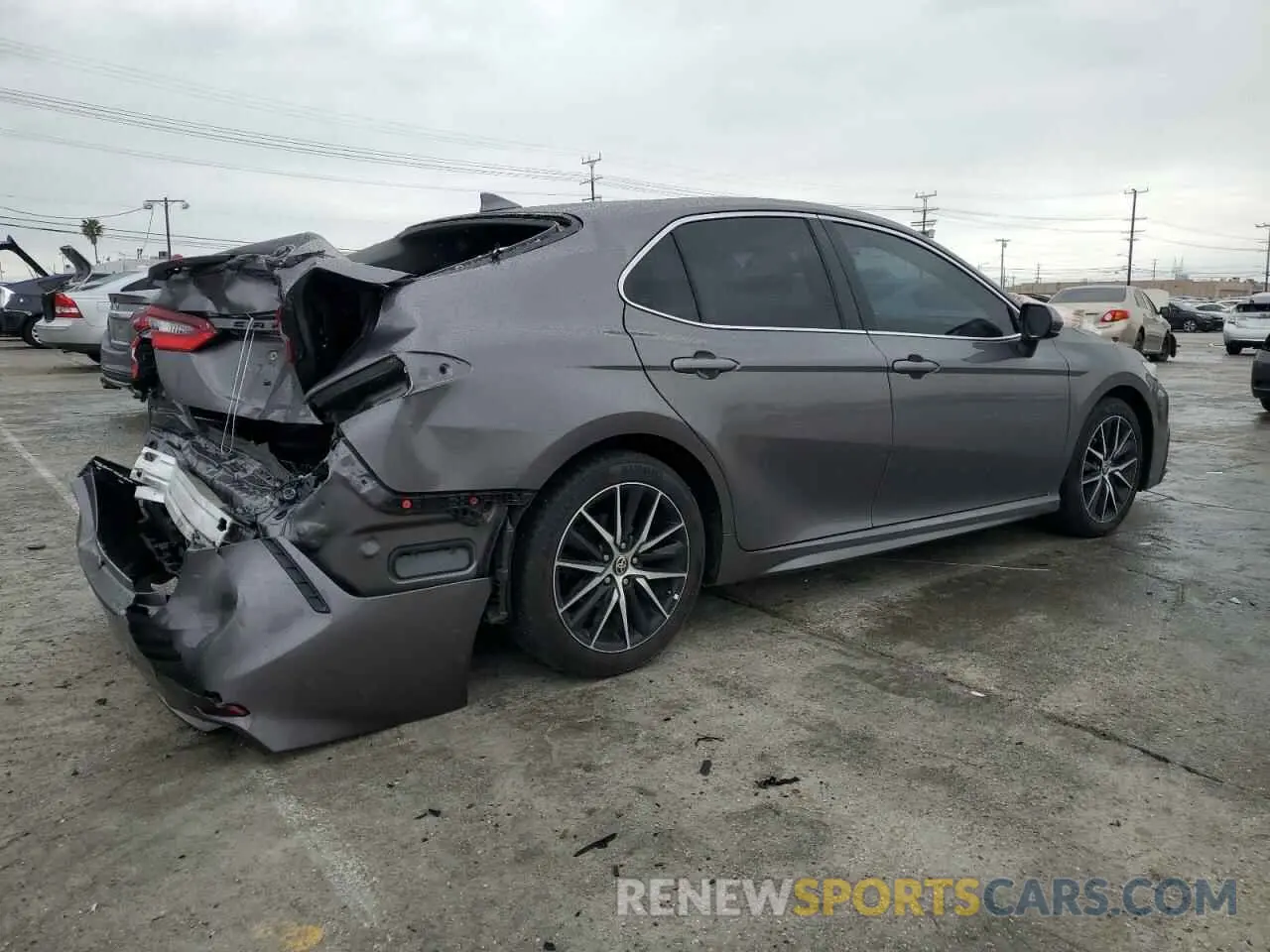 3 fotografías del automóvil dañado 4T1G11AK3MU556170 TOYOTA CAMRY 2021