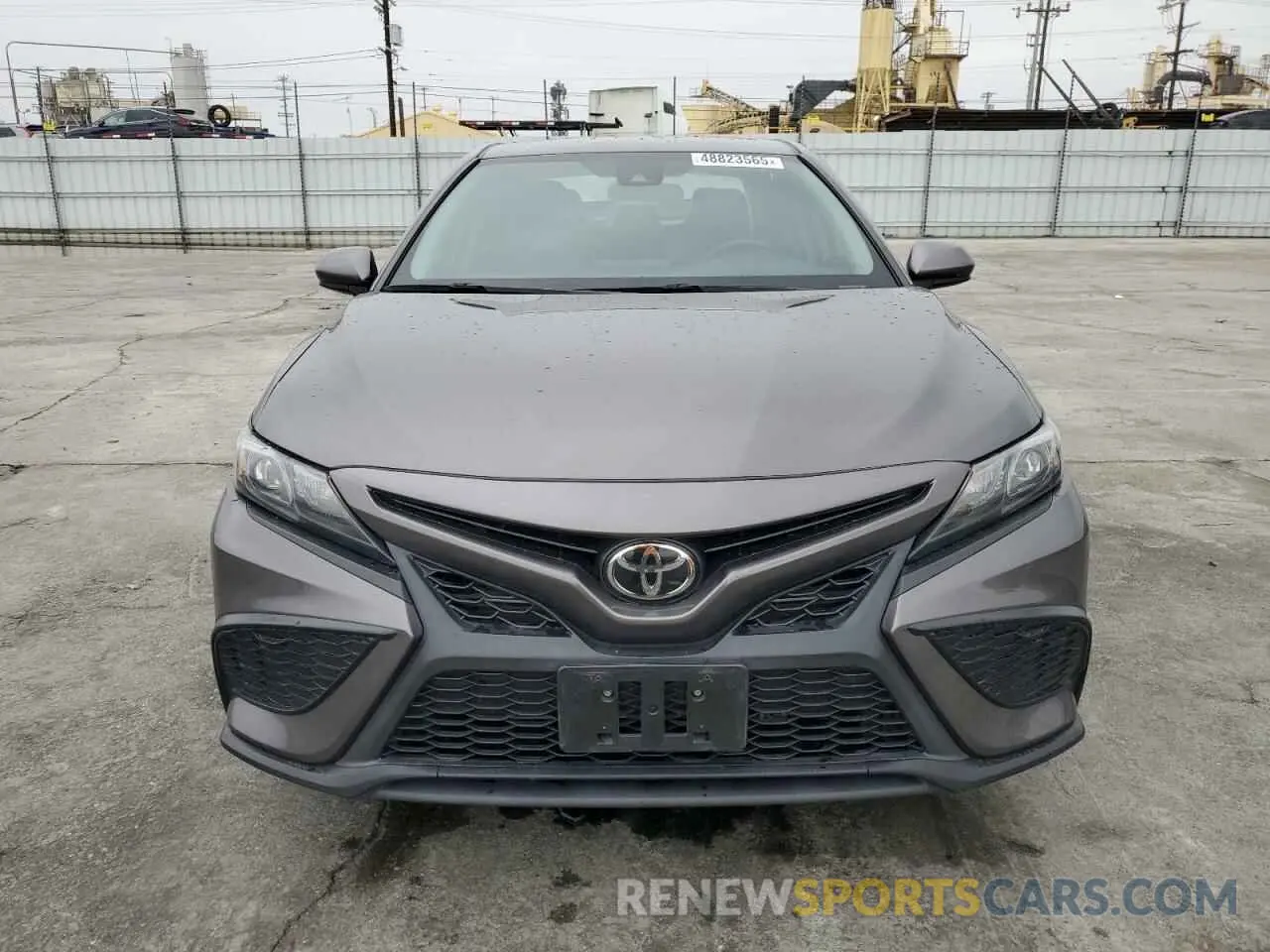 5 fotografías del automóvil dañado 4T1G11AK3MU556170 TOYOTA CAMRY 2021