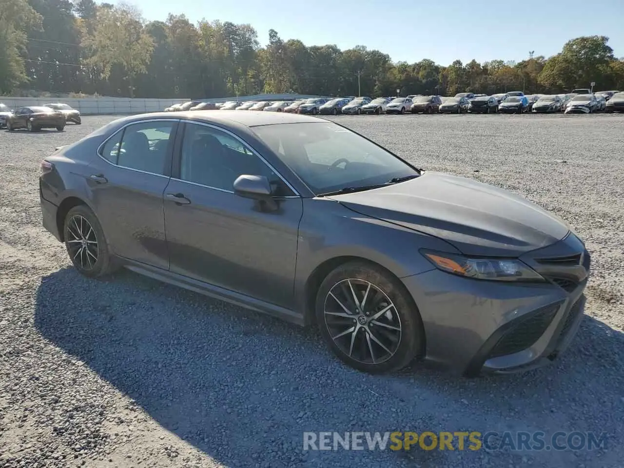4 fotografías del automóvil dañado 4T1G11AK3MU562406 TOYOTA CAMRY 2021