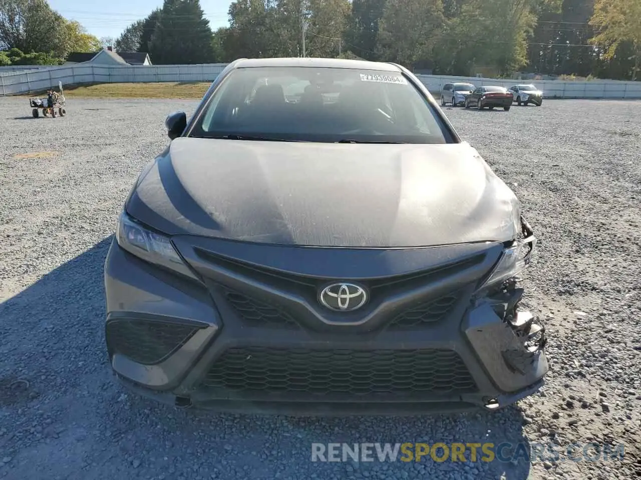 5 fotografías del automóvil dañado 4T1G11AK3MU562406 TOYOTA CAMRY 2021