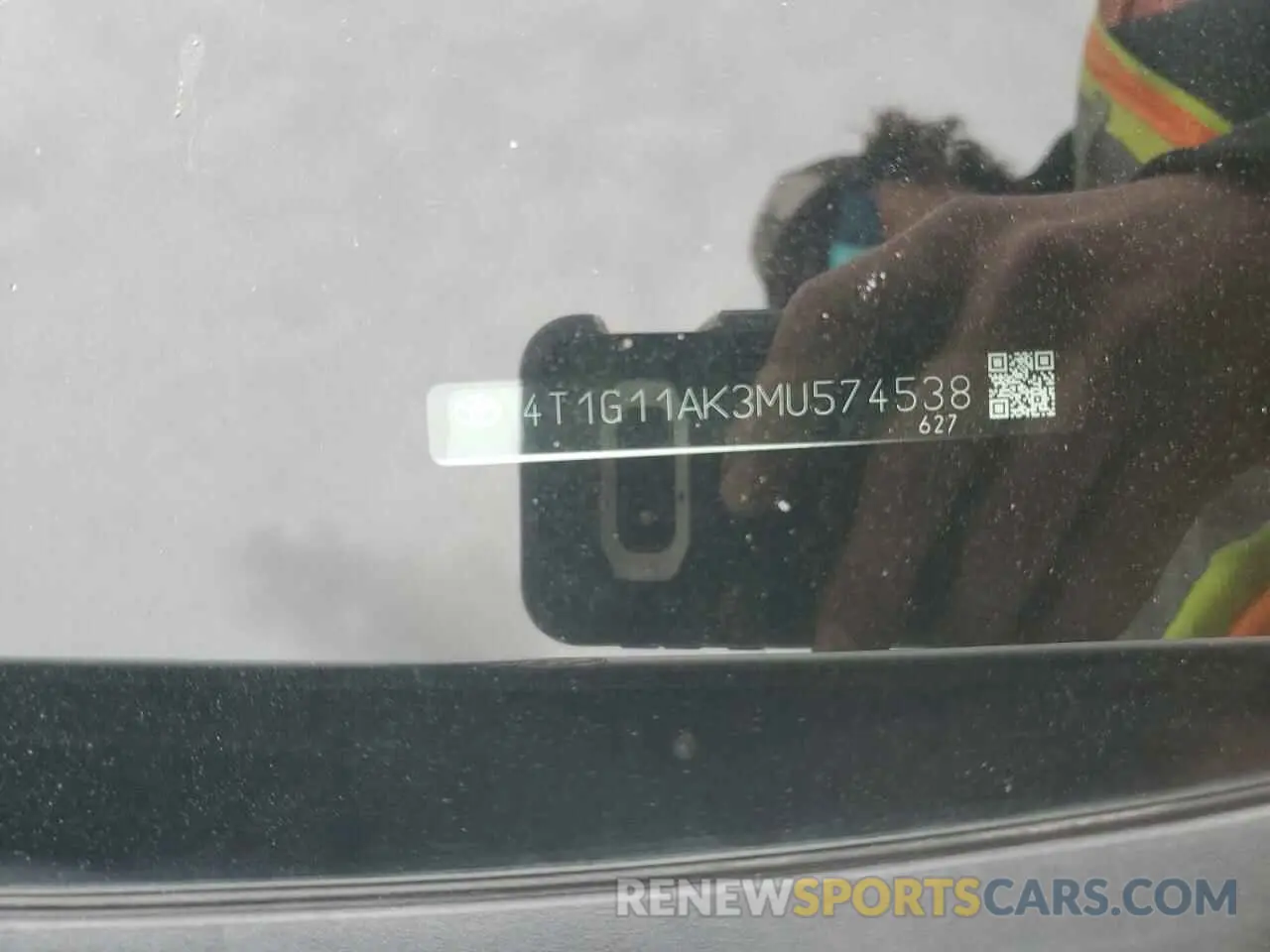 12 fotografías del automóvil dañado 4T1G11AK3MU574538 TOYOTA CAMRY 2021