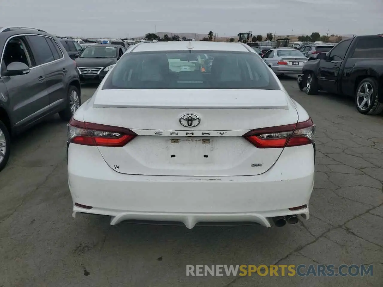 6 fotografías del automóvil dañado 4T1G11AK3MU574538 TOYOTA CAMRY 2021