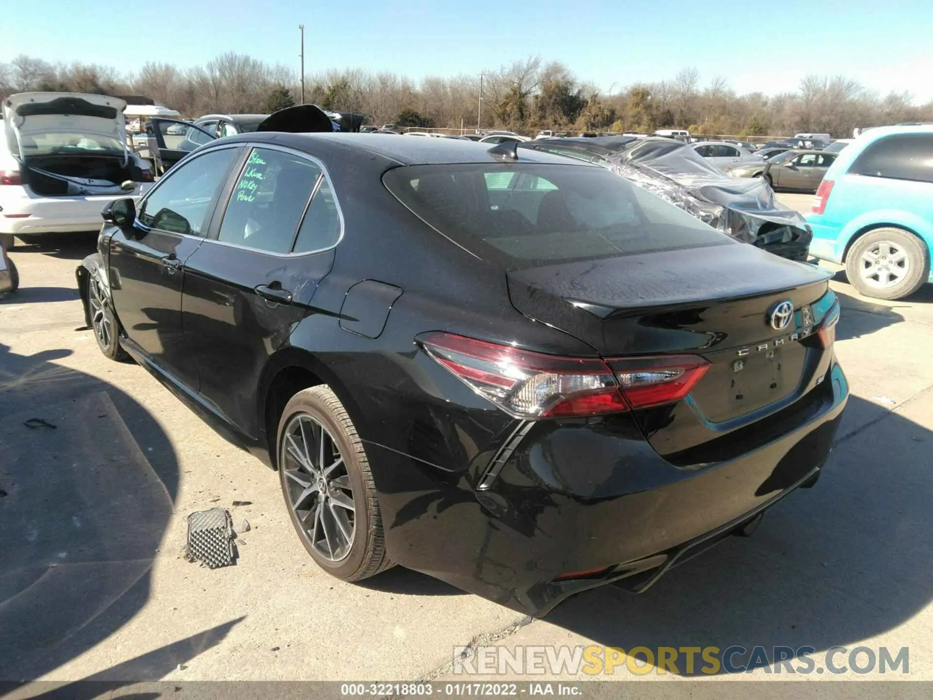 3 fotografías del automóvil dañado 4T1G11AK3MU582610 TOYOTA CAMRY 2021