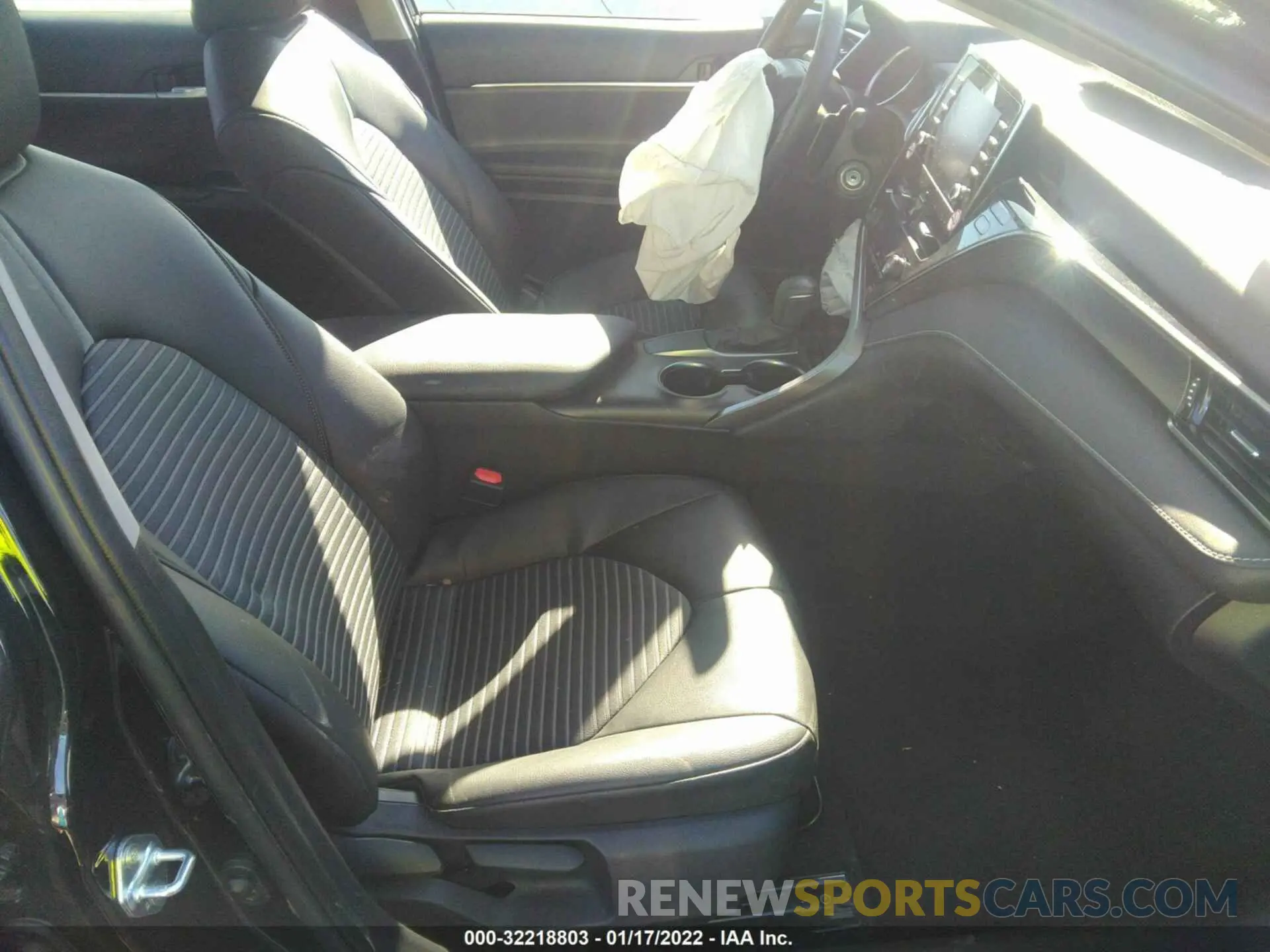 5 fotografías del automóvil dañado 4T1G11AK3MU582610 TOYOTA CAMRY 2021