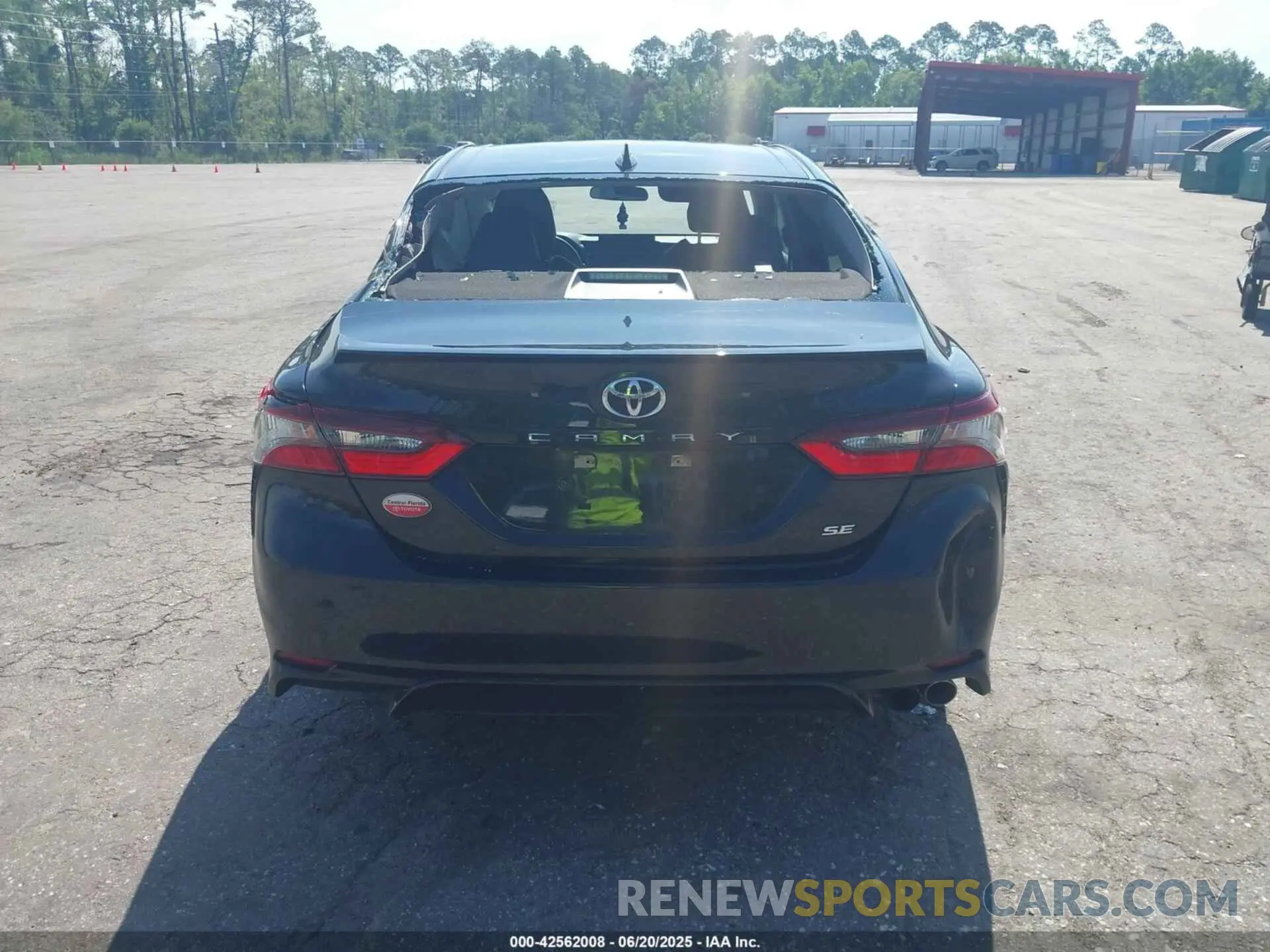 16 fotografías del automóvil dañado 4T1G11AK4MU402373 TOYOTA CAMRY 2021