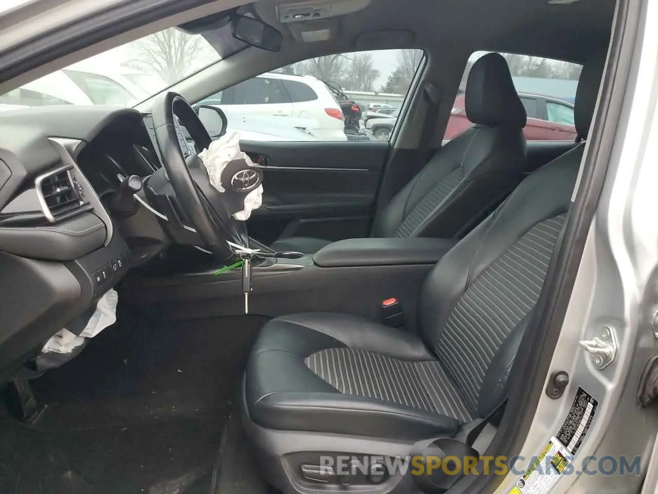 7 fotografías del automóvil dañado 4T1G11AK4MU410117 TOYOTA CAMRY 2021