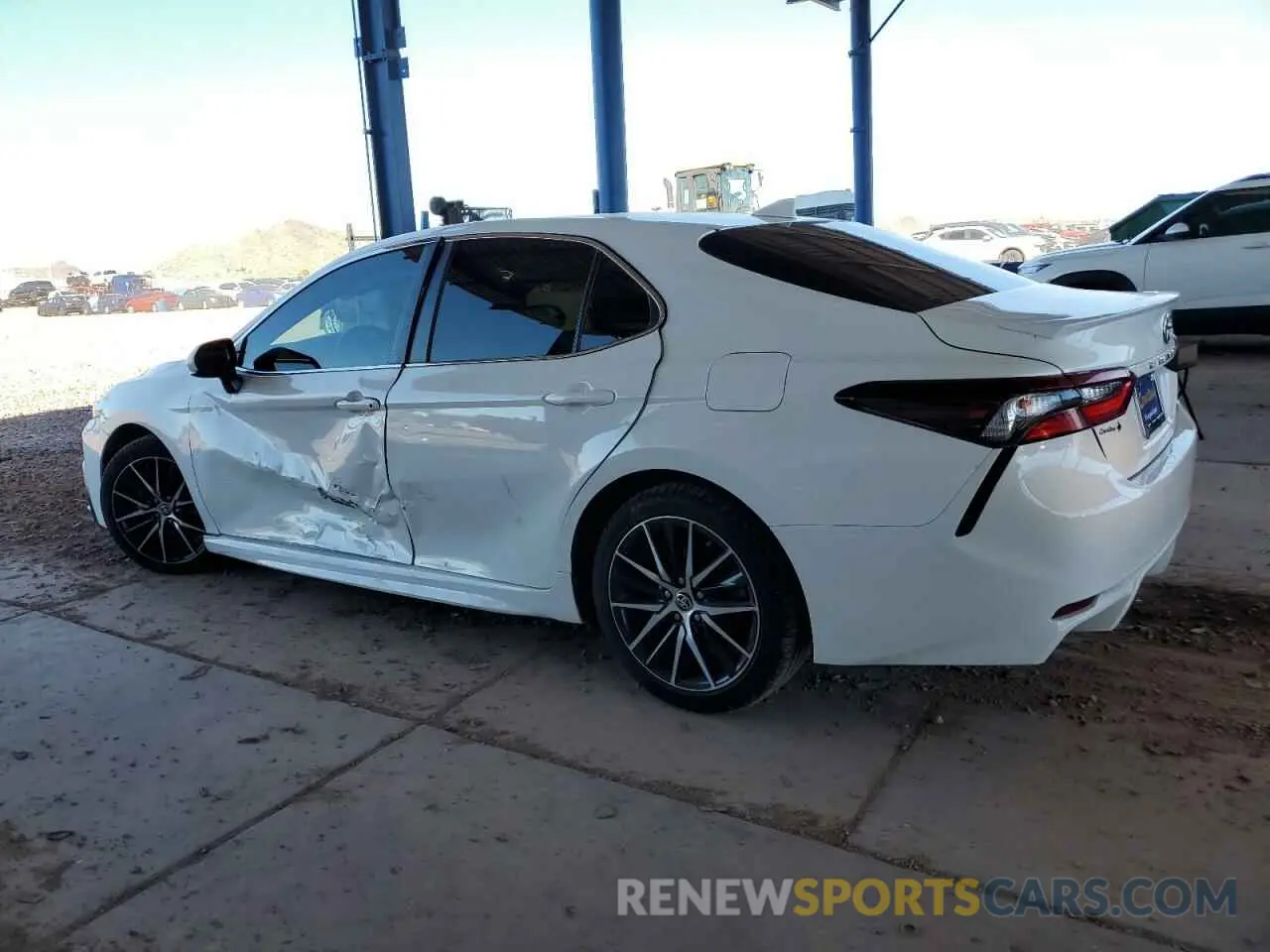 2 fotografías del automóvil dañado 4T1G11AK4MU412451 TOYOTA CAMRY 2021