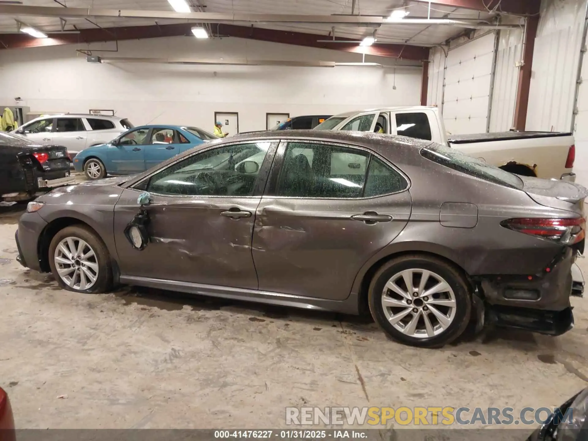 14 fotografías del automóvil dañado 4T1G11AK4MU452643 TOYOTA CAMRY 2021