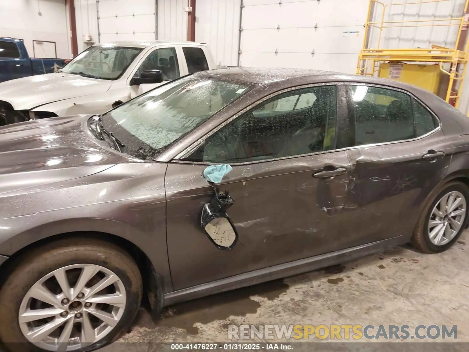 17 fotografías del automóvil dañado 4T1G11AK4MU452643 TOYOTA CAMRY 2021
