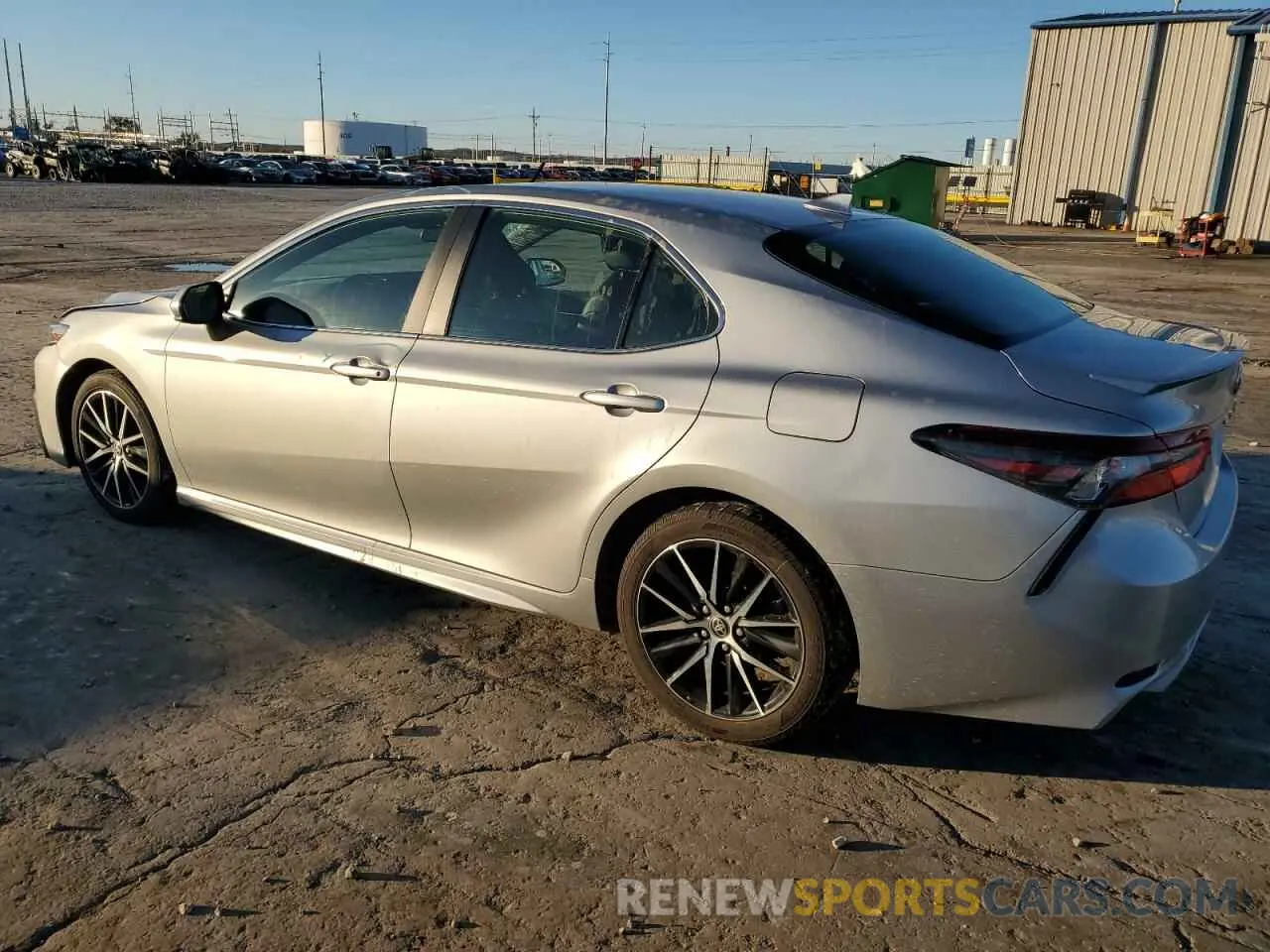 2 fotografías del automóvil dañado 4T1G11AK4MU459897 TOYOTA CAMRY 2021