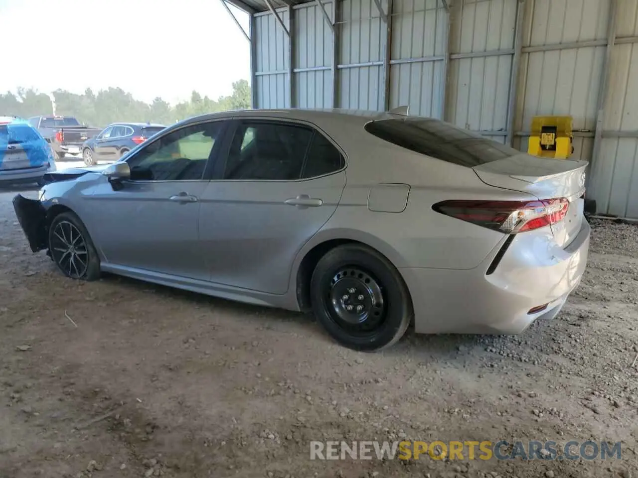 2 fotografías del automóvil dañado 4T1G11AK4MU520231 TOYOTA CAMRY 2021
