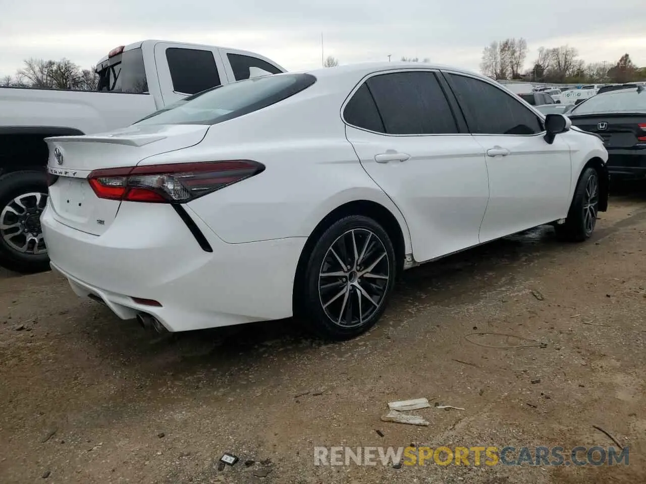 3 fotografías del automóvil dañado 4T1G11AK4MU525638 TOYOTA CAMRY 2021