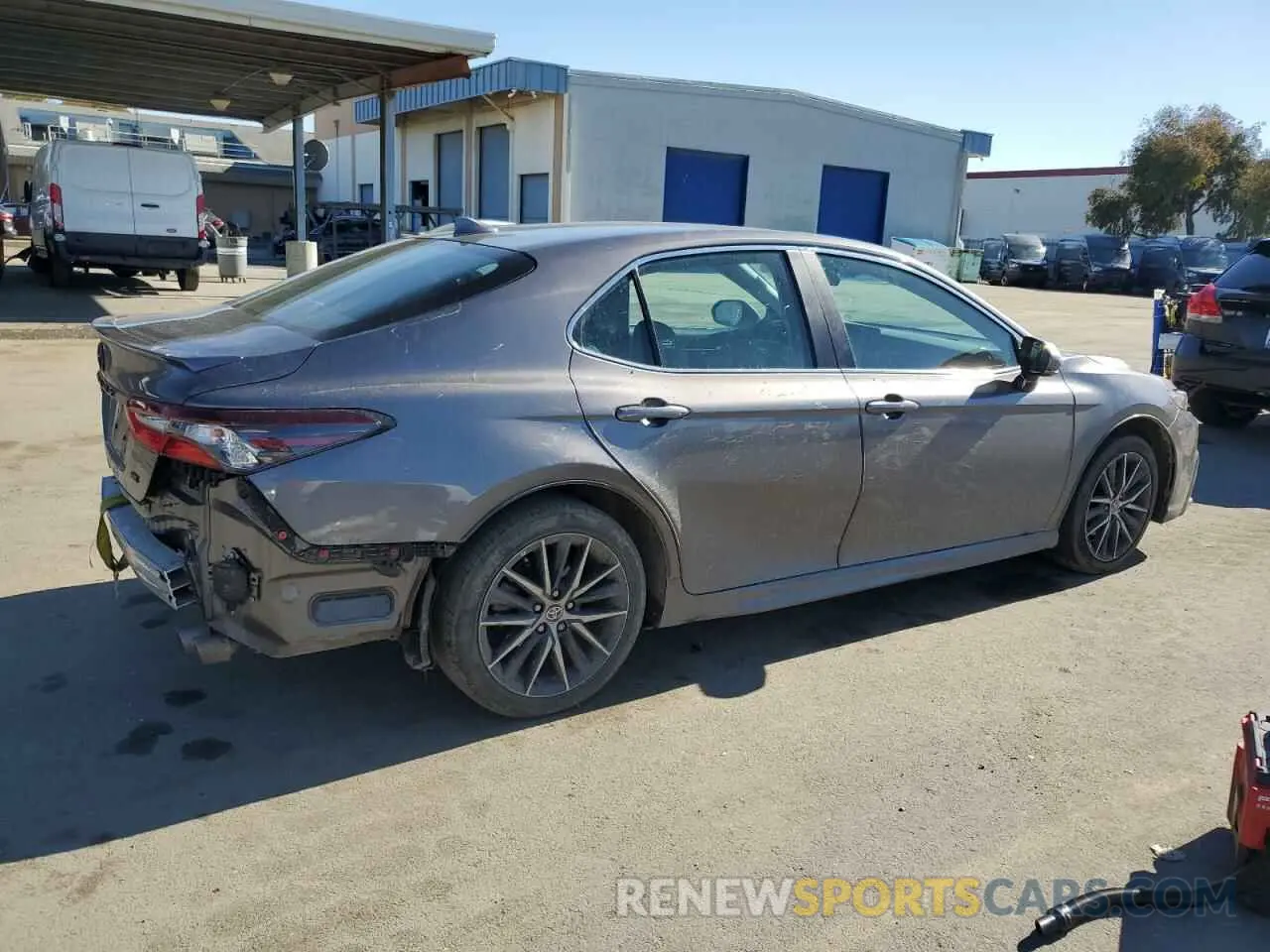 3 fotografías del automóvil dañado 4T1G11AK4MU531729 TOYOTA CAMRY 2021
