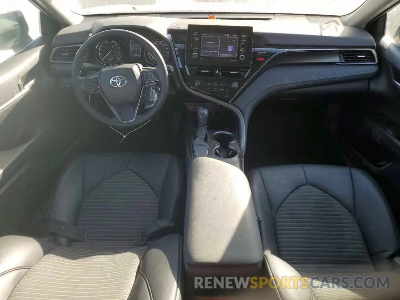 8 fotografías del automóvil dañado 4T1G11AK4MU531729 TOYOTA CAMRY 2021
