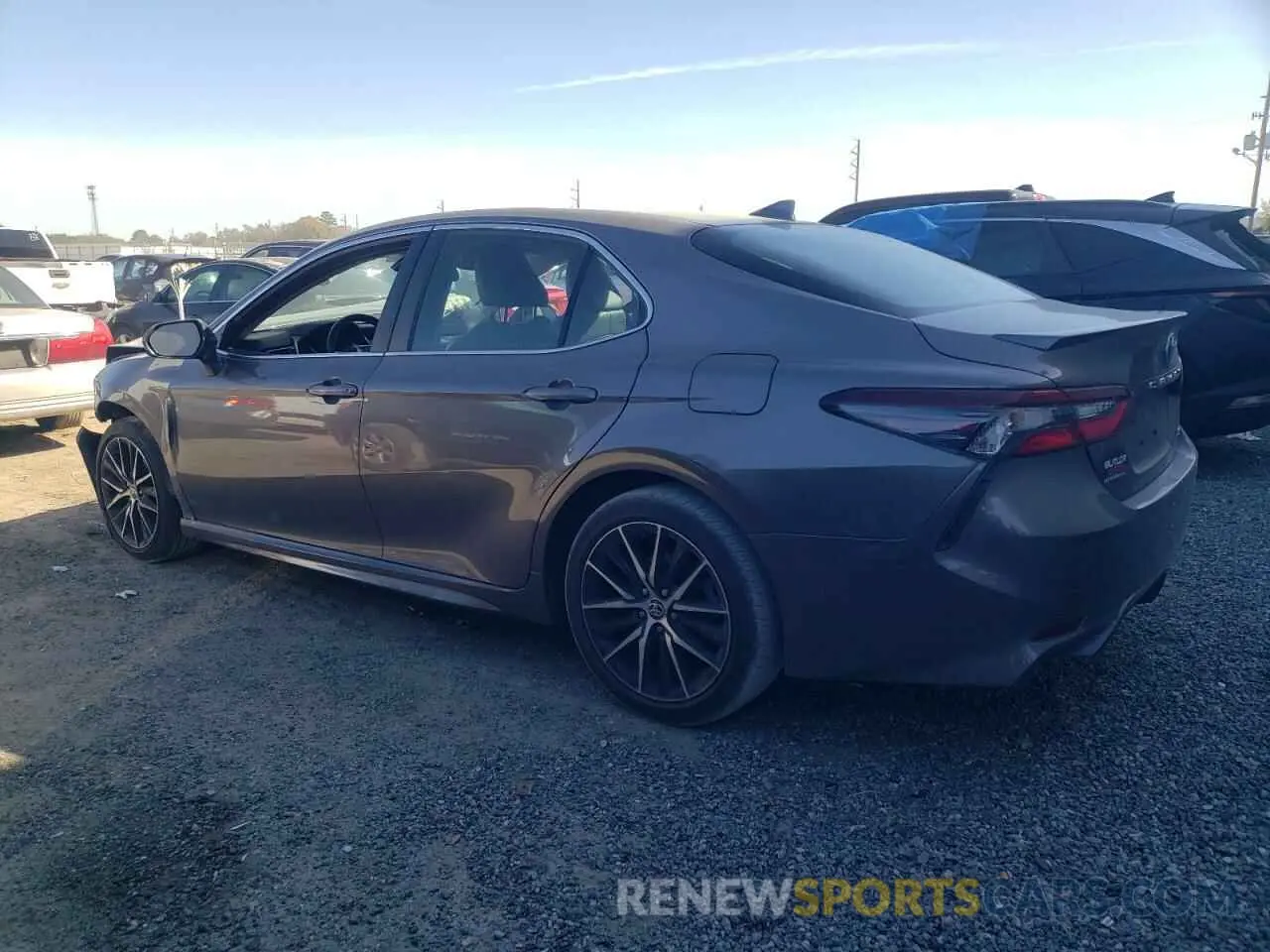 2 fotografías del automóvil dañado 4T1G11AK4MU533271 TOYOTA CAMRY 2021