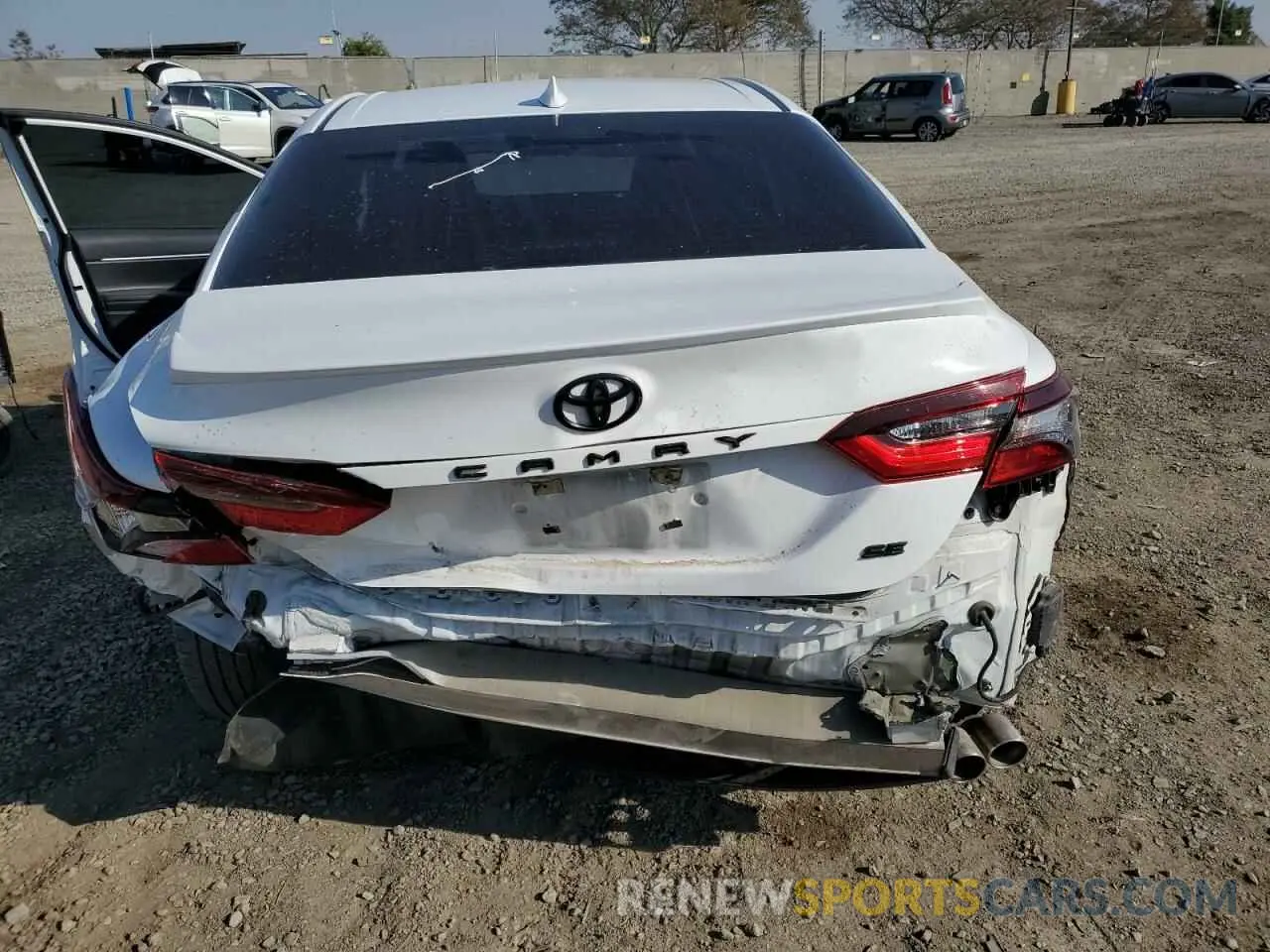 6 fotografías del automóvil dañado 4T1G11AK4MU535358 TOYOTA CAMRY 2021
