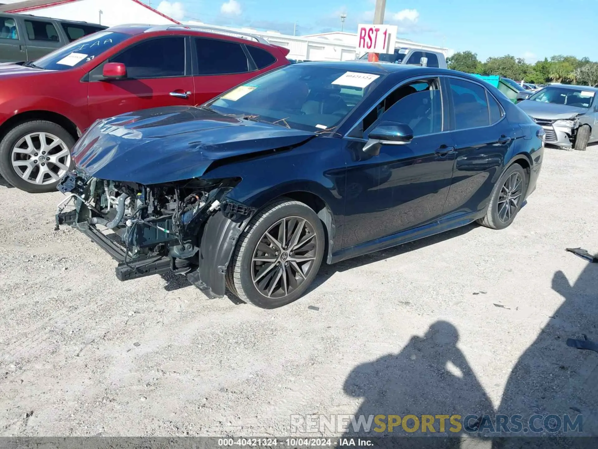 2 fotografías del automóvil dañado 4T1G11AK4MU536056 TOYOTA CAMRY 2021