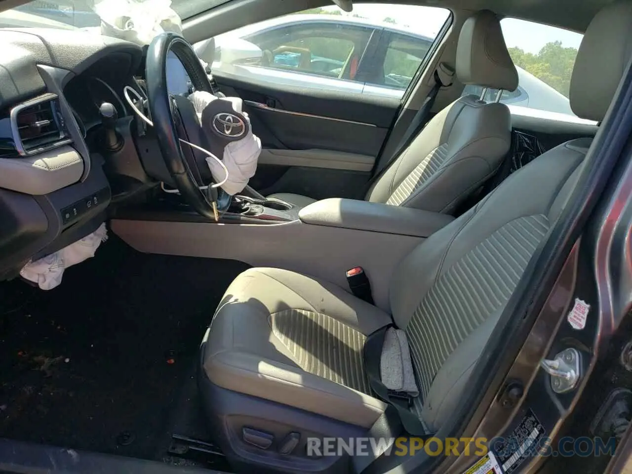 7 fotografías del automóvil dañado 4T1G11AK4MU541936 TOYOTA CAMRY 2021