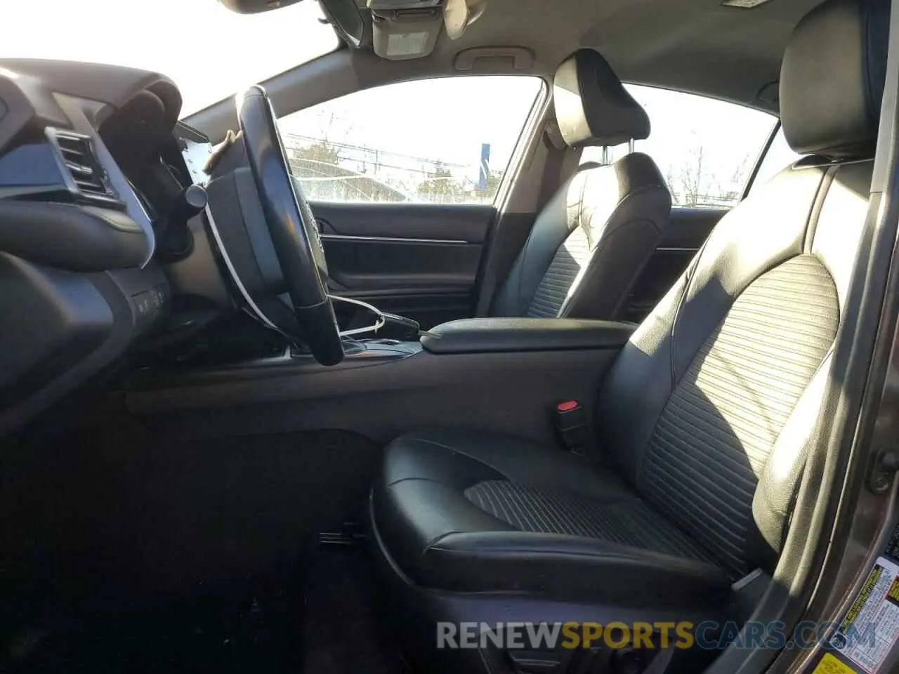7 fotografías del automóvil dañado 4T1G11AK4MU550703 TOYOTA CAMRY 2021