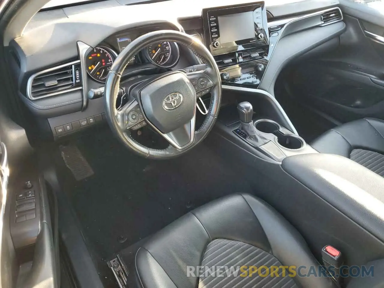 8 fotografías del automóvil dañado 4T1G11AK4MU550703 TOYOTA CAMRY 2021