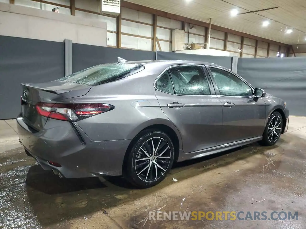3 fotografías del automóvil dañado 4T1G11AK4MU562267 TOYOTA CAMRY 2021