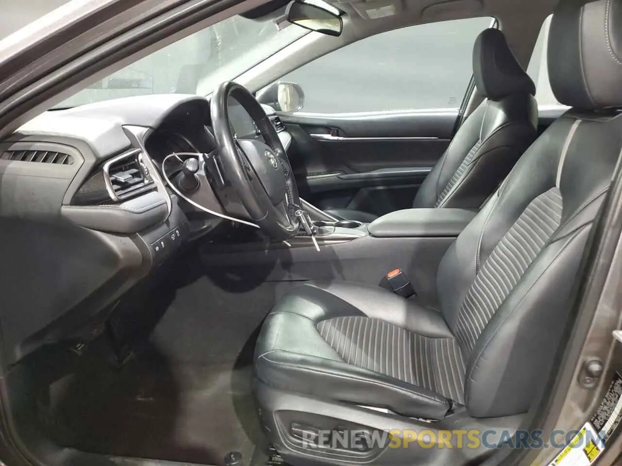 7 fotografías del automóvil dañado 4T1G11AK4MU562267 TOYOTA CAMRY 2021