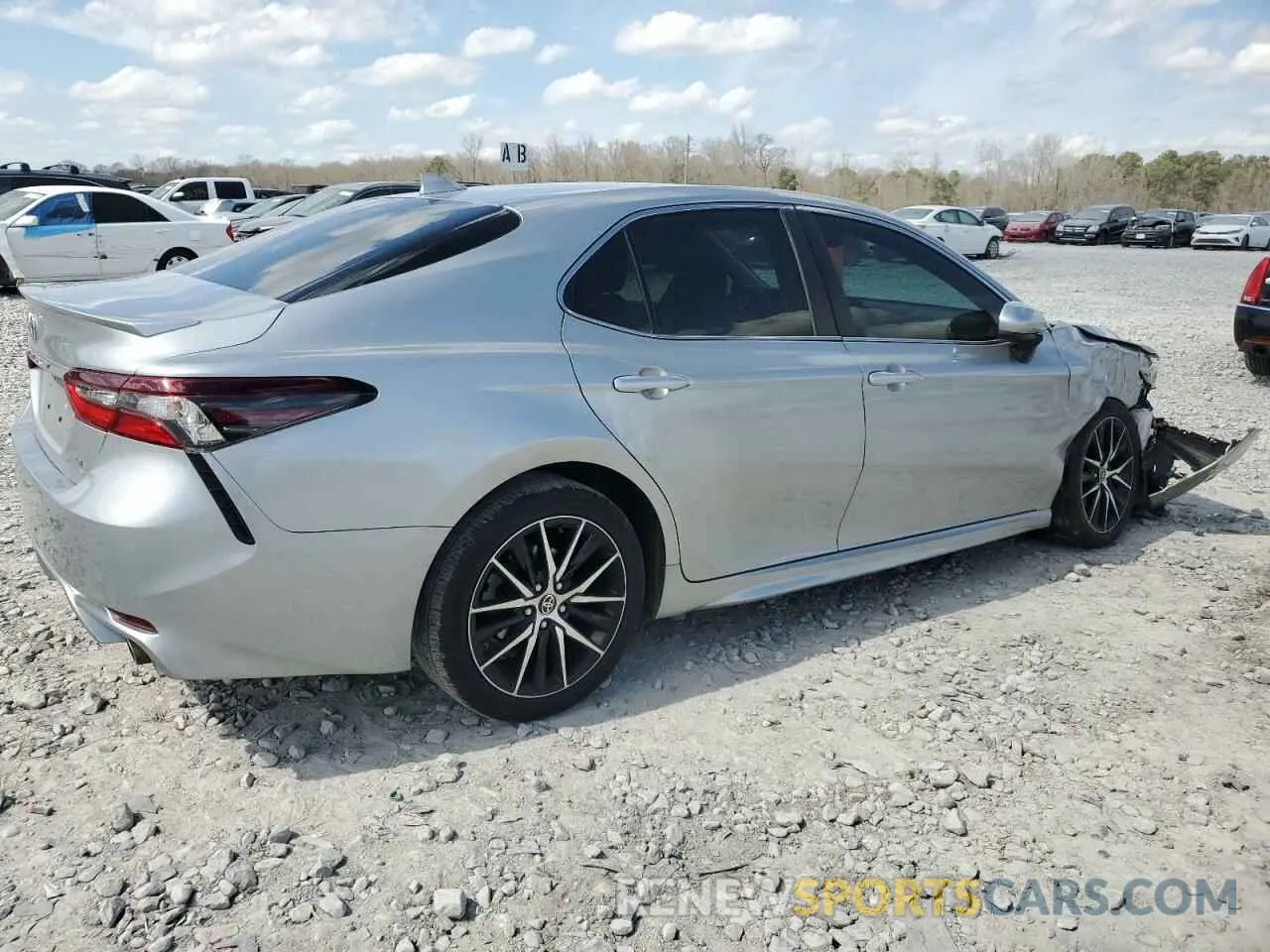 3 fotografías del automóvil dañado 4T1G11AK4MU583037 TOYOTA CAMRY 2021
