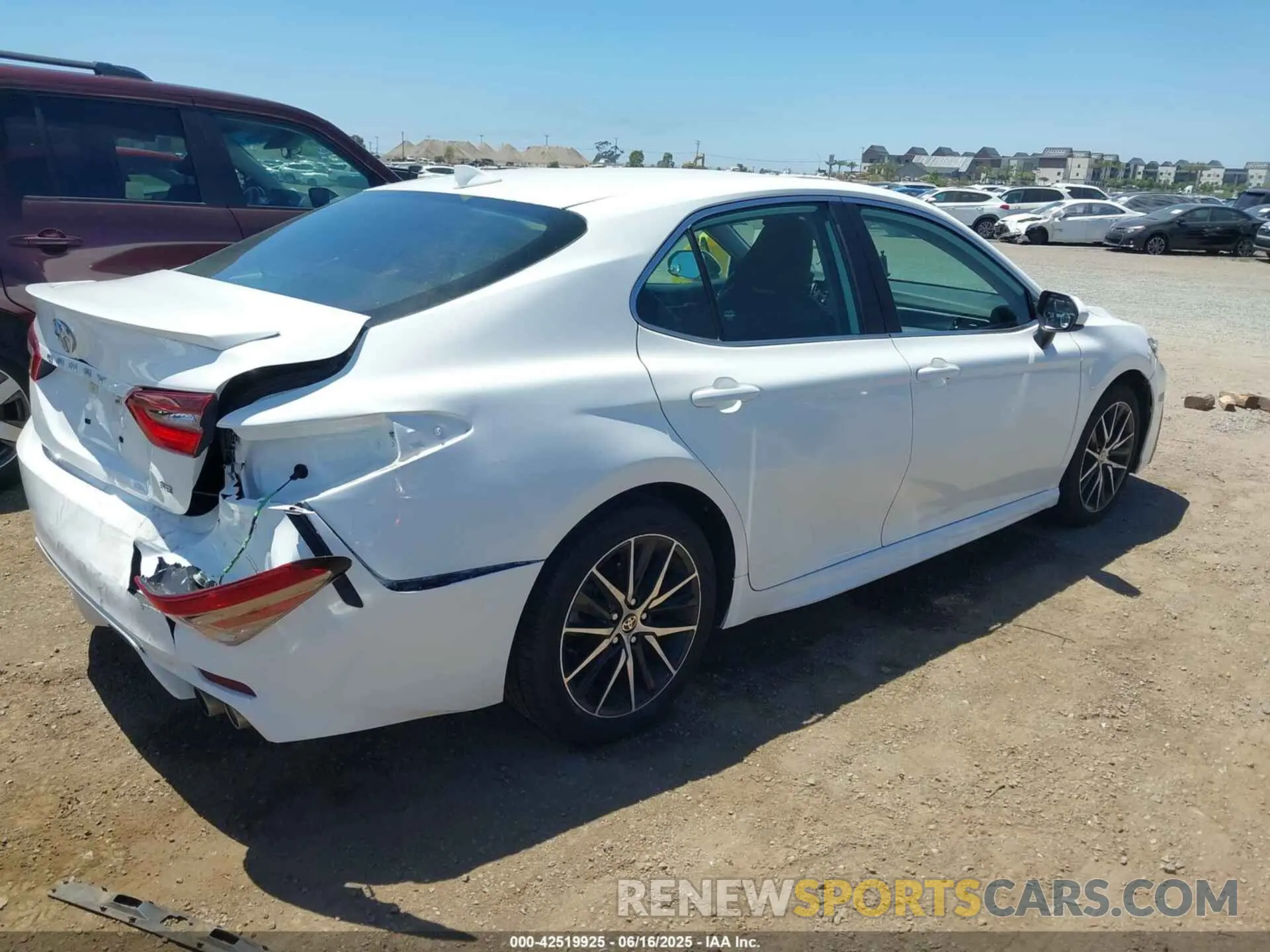 4 fotografías del automóvil dañado 4T1G11AK4MU594264 TOYOTA CAMRY 2021