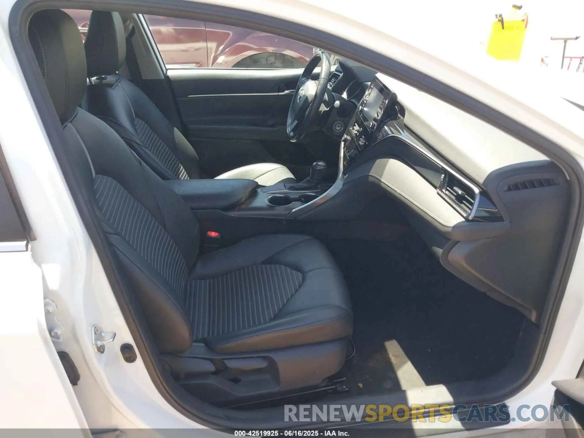 5 fotografías del automóvil dañado 4T1G11AK4MU594264 TOYOTA CAMRY 2021