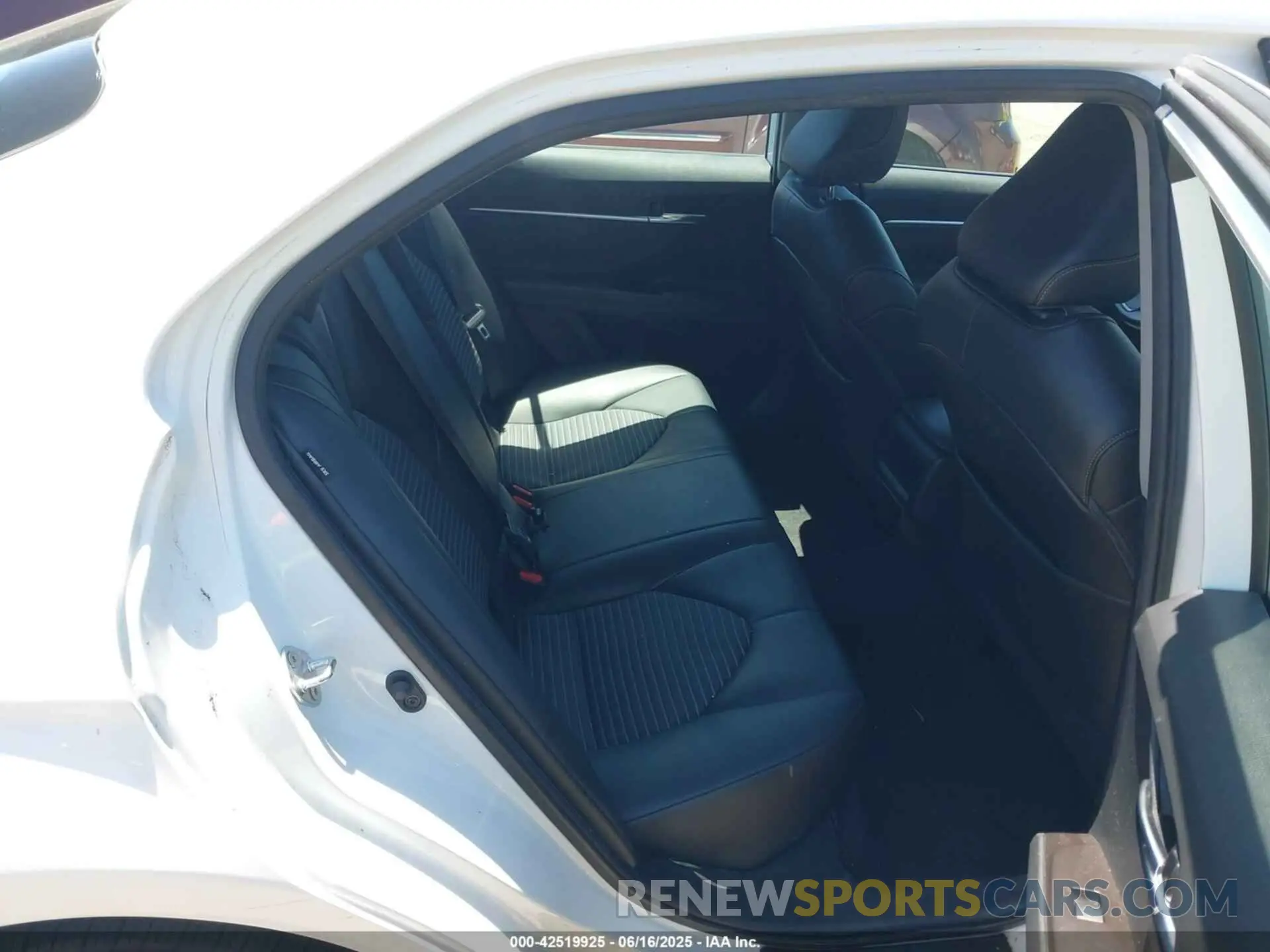 8 fotografías del automóvil dañado 4T1G11AK4MU594264 TOYOTA CAMRY 2021