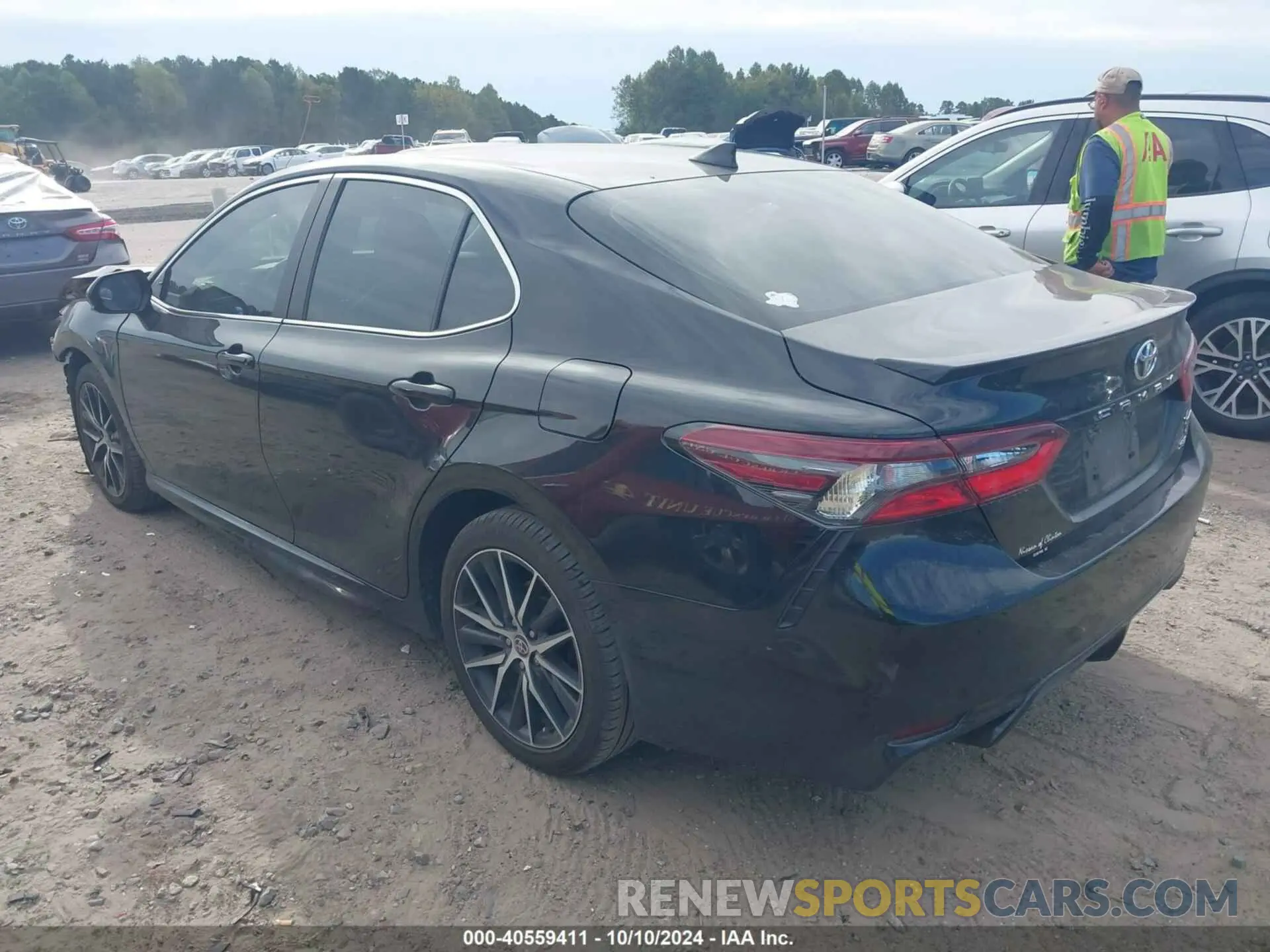 3 fotografías del automóvil dañado 4T1G11AK4MU610270 TOYOTA CAMRY 2021
