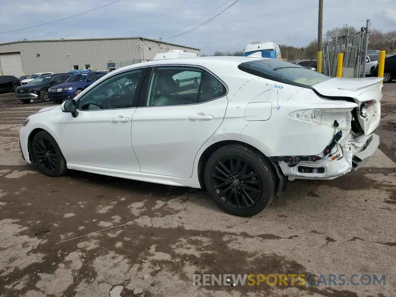 2 fotografías del automóvil dañado 4T1G11AK5MU412927 TOYOTA CAMRY 2021