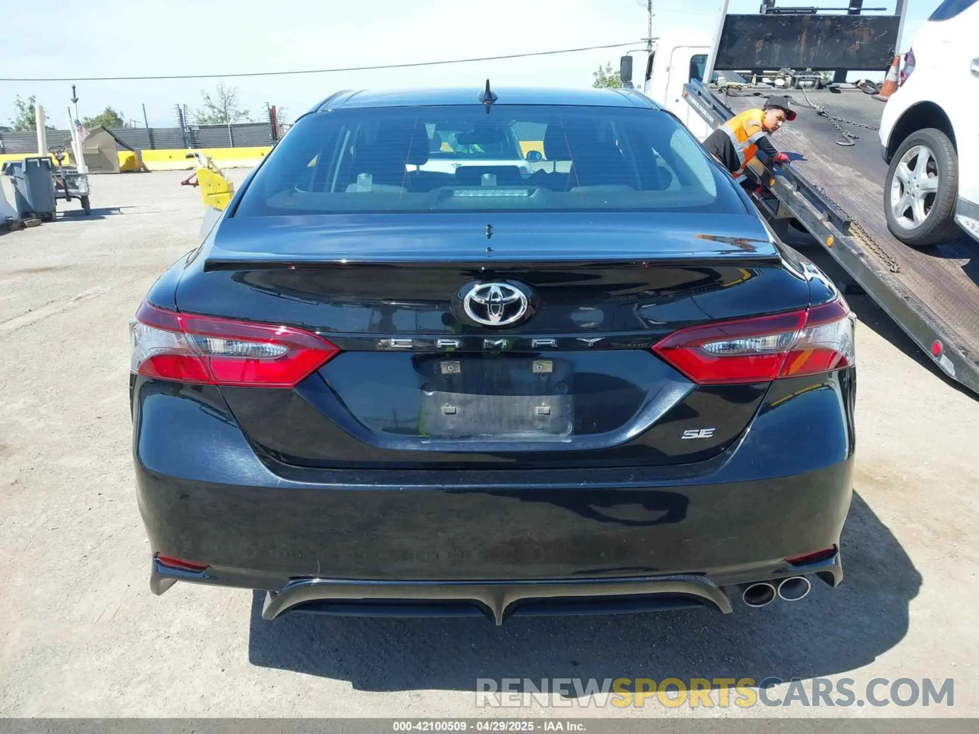 16 fotografías del automóvil dañado 4T1G11AK5MU414404 TOYOTA CAMRY 2021