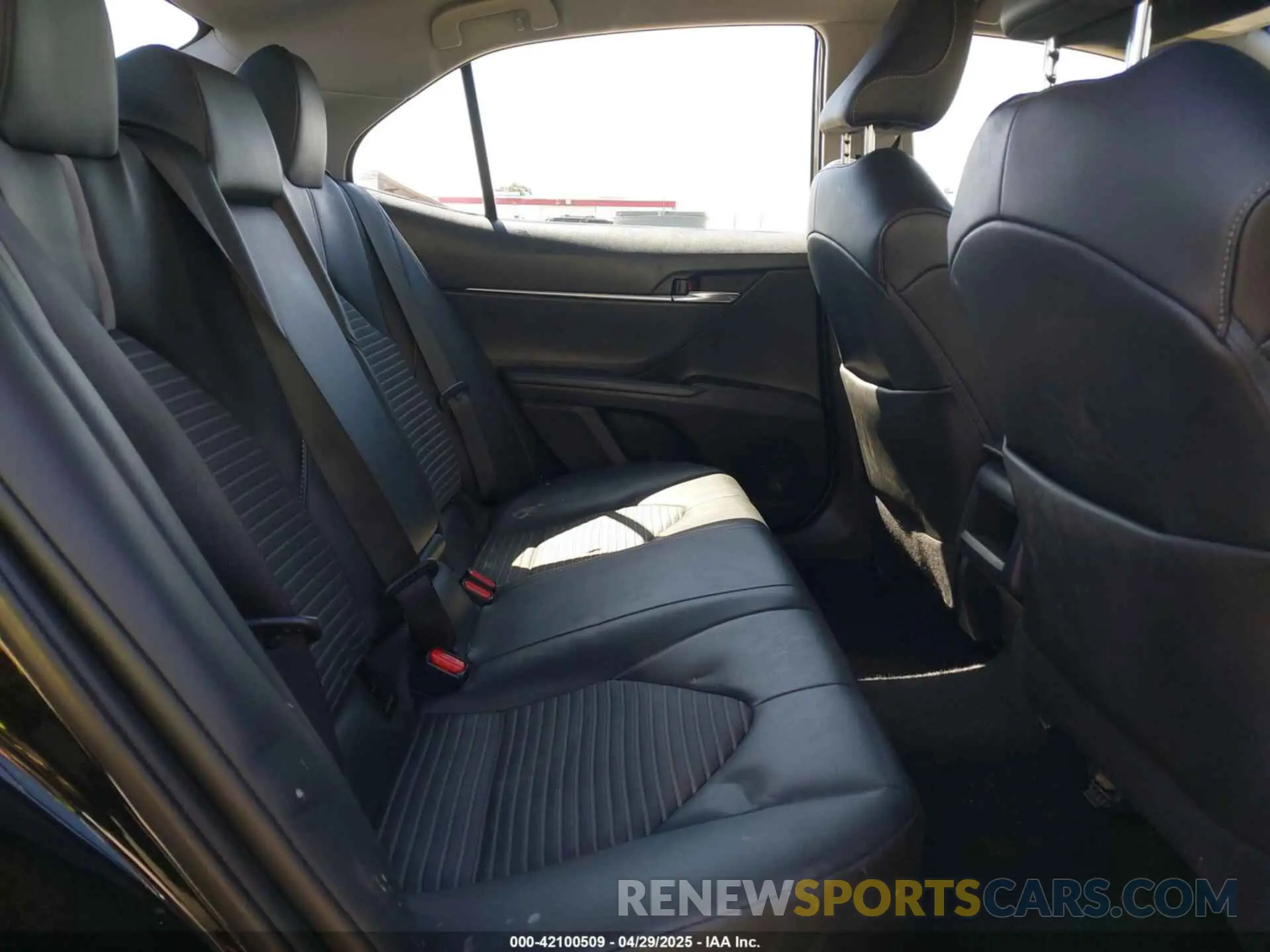 8 fotografías del automóvil dañado 4T1G11AK5MU414404 TOYOTA CAMRY 2021