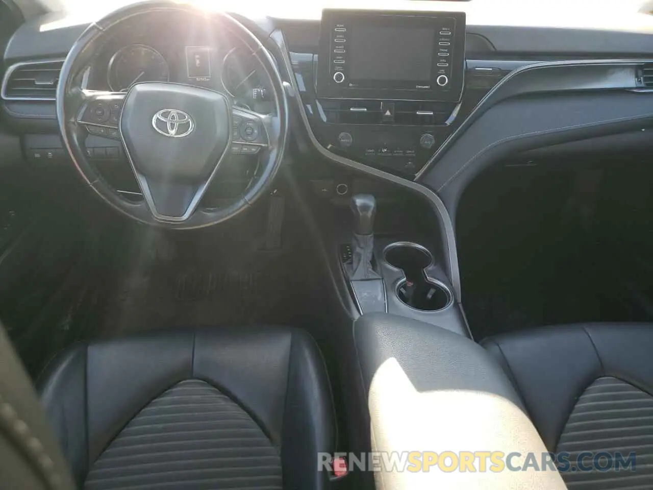 8 fotografías del automóvil dañado 4T1G11AK5MU429288 TOYOTA CAMRY 2021