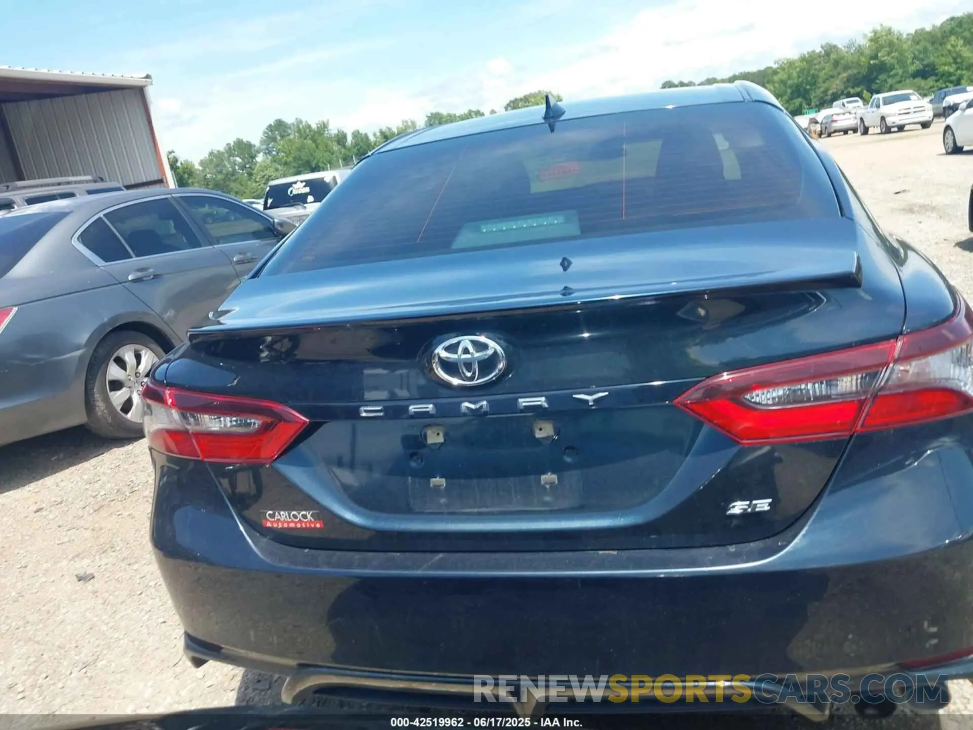 16 fotografías del automóvil dañado 4T1G11AK5MU431056 TOYOTA CAMRY 2021