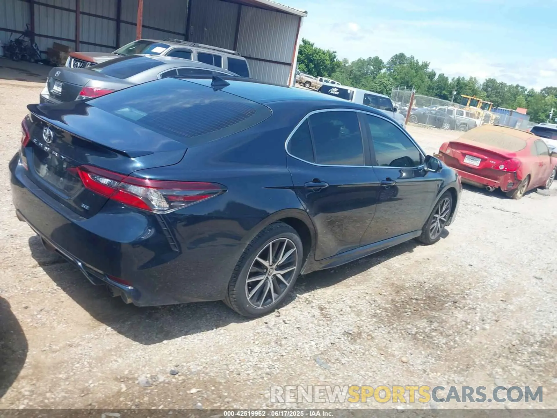 4 fotografías del automóvil dañado 4T1G11AK5MU431056 TOYOTA CAMRY 2021